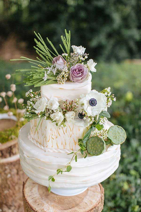 idées decoration du gateau de mariage avec des plantes grasses, des plantes succulentes, cactus